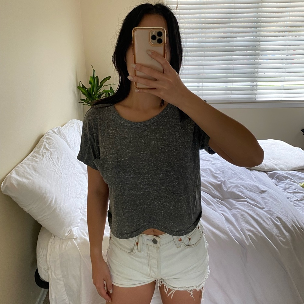 Aeropostale grey cropped t-shirt // size medium